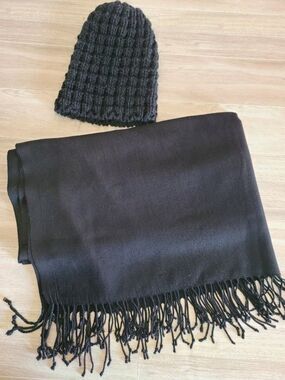 Black Knit Beanie Hat & Fringe Scarf\Shawl Set Unisex Winter Warm Soft Ribbed